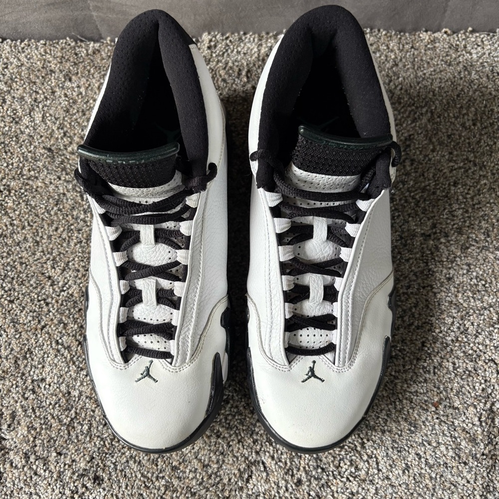 Jordan size 10 black and white